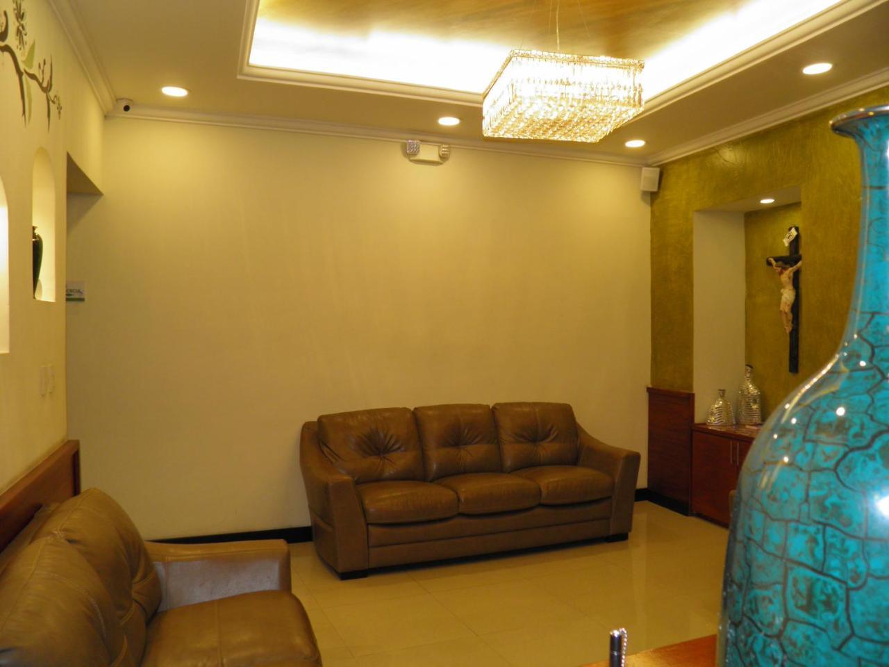 Hotel Majestic 2 By Hhg กูเอ็งกา ภายนอก รูปภาพ